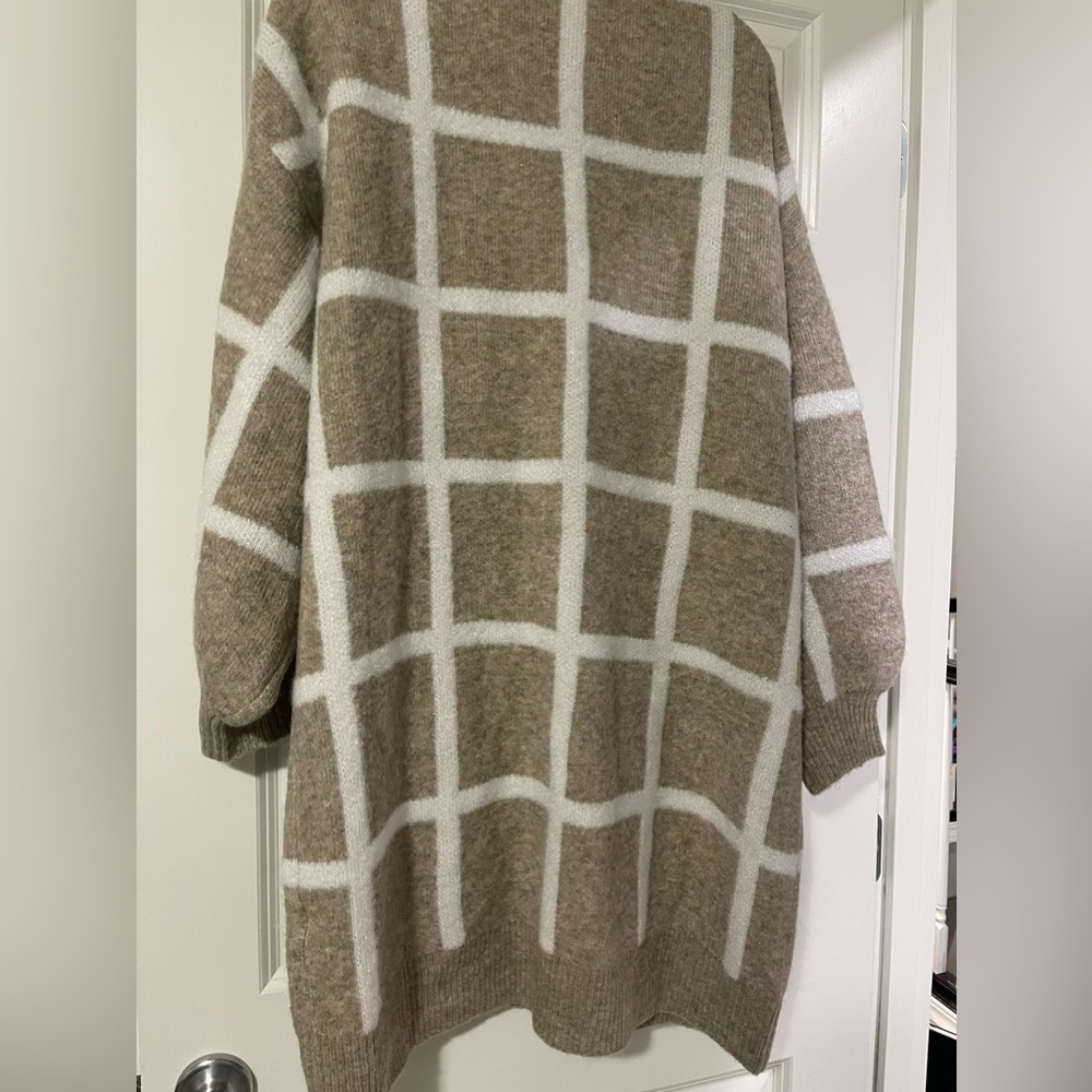 Sweater - Picture 2 of 3
